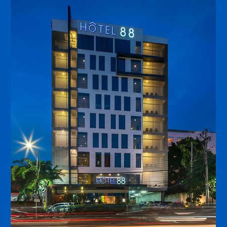 Hotel 88 Embong Malang Tunjungan Surabaya By Wh - Breakfast With The Best View On The Highest Floor And Strategic Location In The City Center Exterior photo