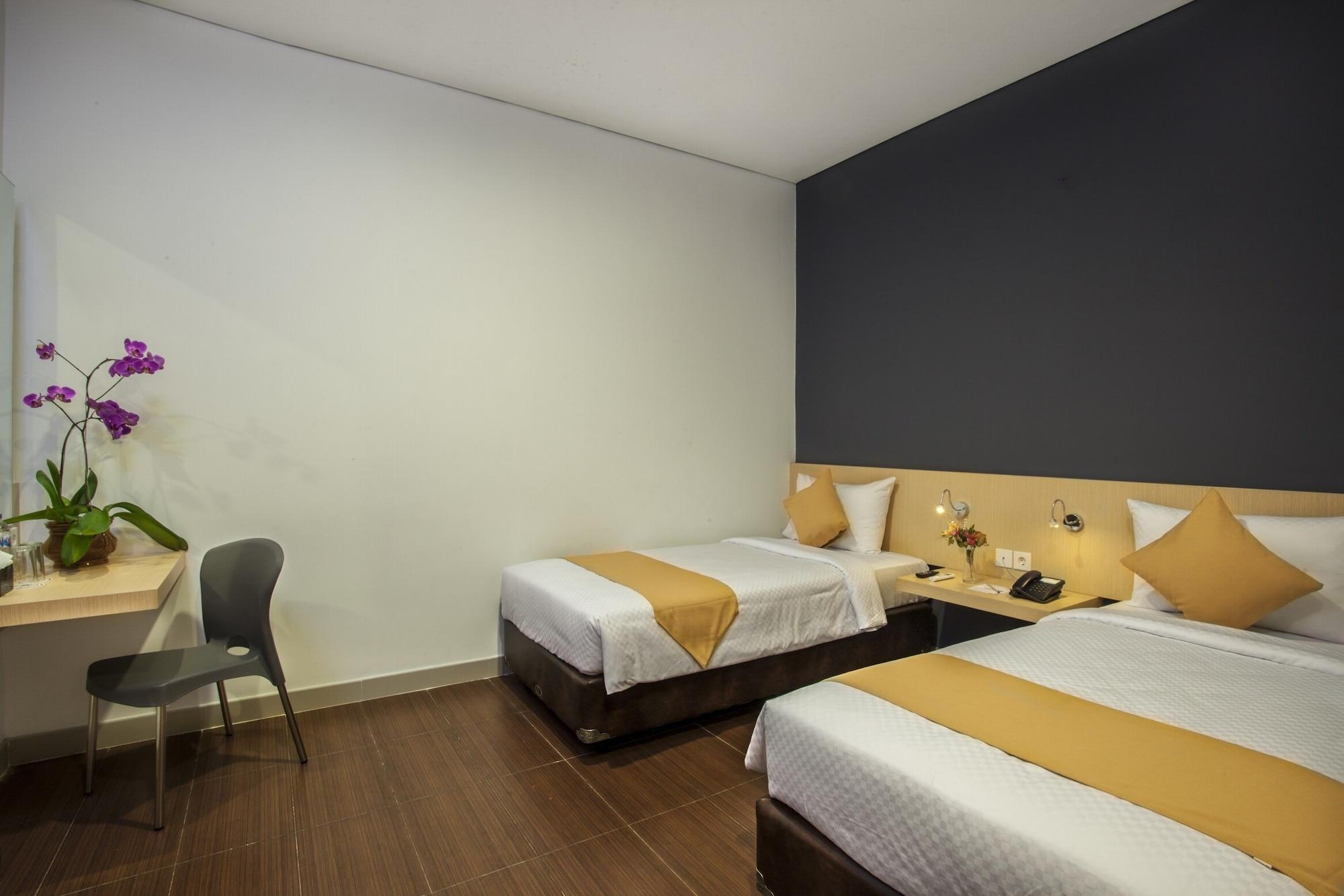 Hotel 88 Embong Malang Tunjungan Surabaya By Wh - Breakfast With The Best View On The Highest Floor And Strategic Location In The City Center Exterior photo