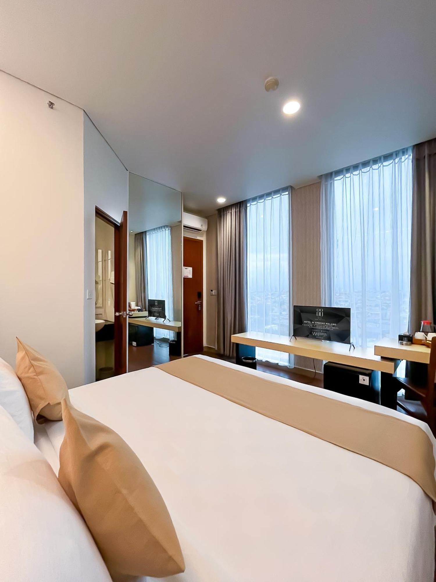 Hotel 88 Embong Malang Tunjungan Surabaya By Wh - Breakfast With The Best View On The Highest Floor And Strategic Location In The City Center Exterior photo