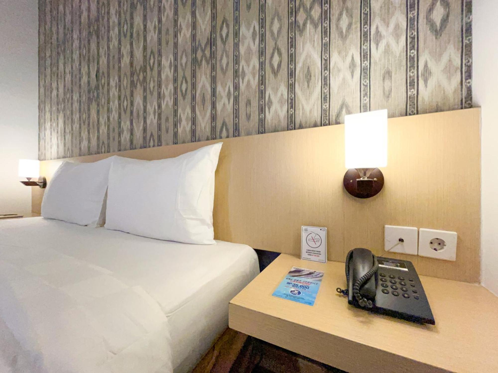 Hotel 88 Embong Malang Tunjungan Surabaya By Wh - Breakfast With The Best View On The Highest Floor And Strategic Location In The City Center Exterior photo