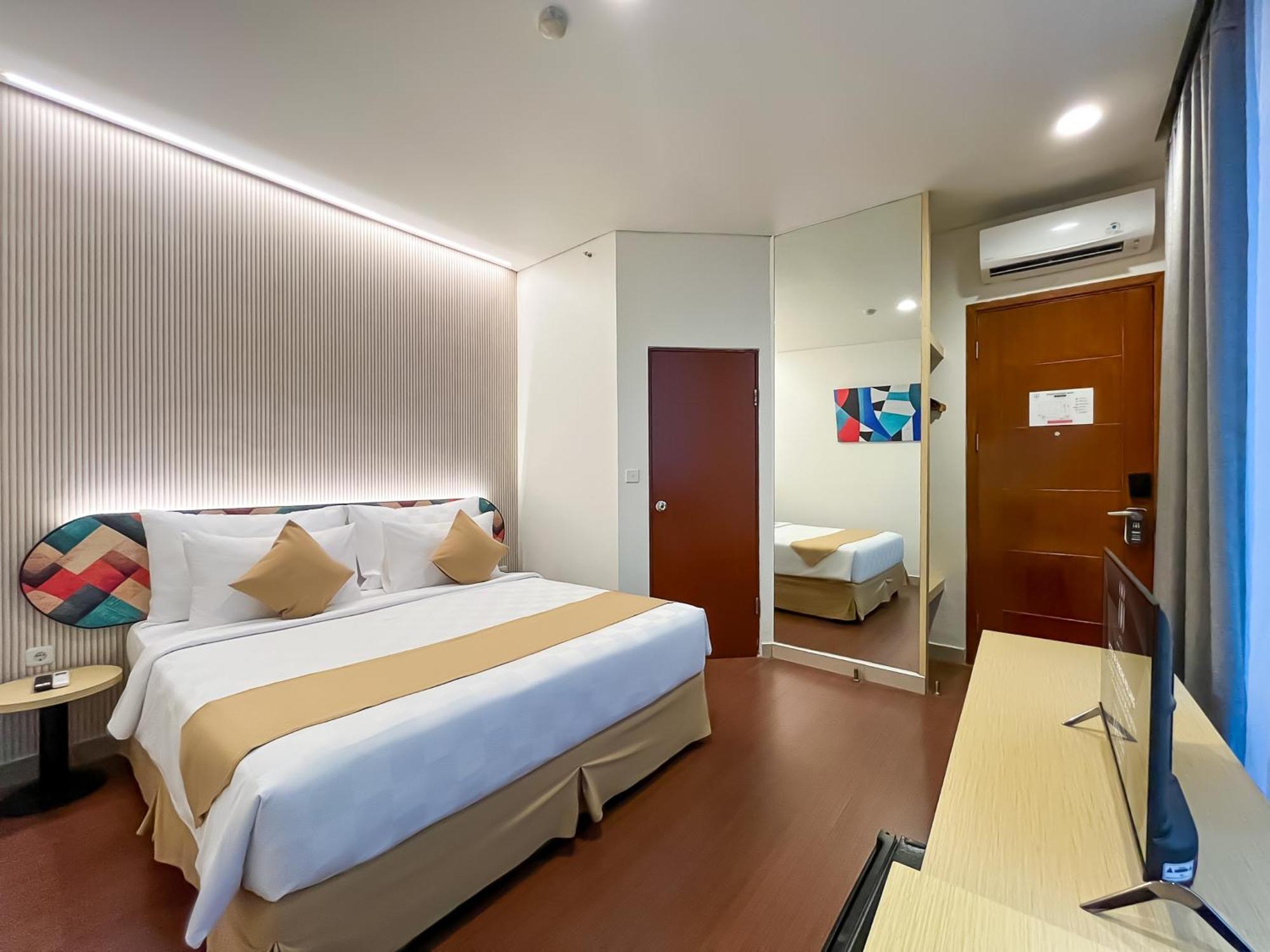 Hotel 88 Embong Malang Tunjungan Surabaya By Wh - Breakfast With The Best View On The Highest Floor And Strategic Location In The City Center Exterior photo