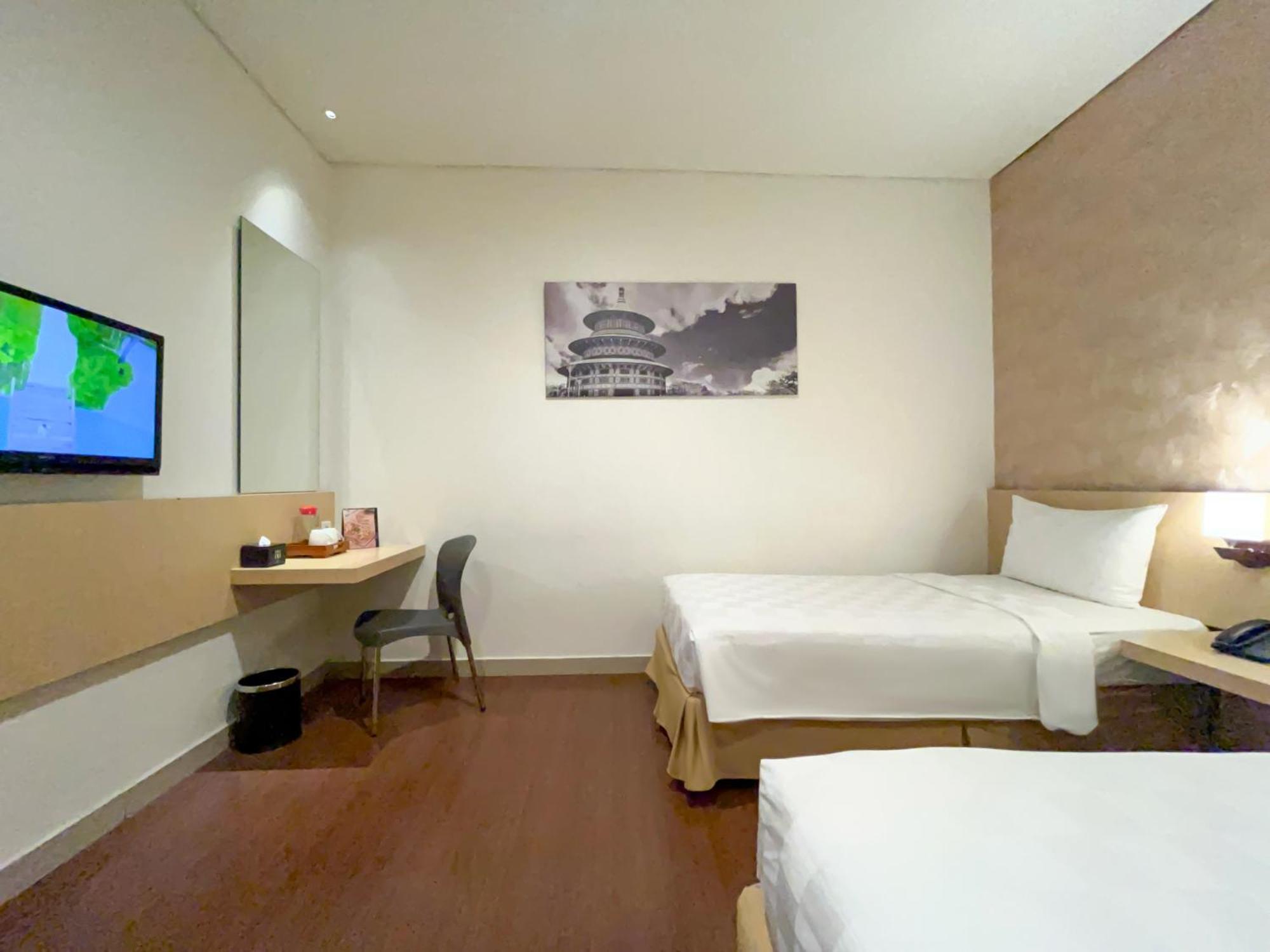 Hotel 88 Embong Malang Tunjungan Surabaya By Wh - Breakfast With The Best View On The Highest Floor And Strategic Location In The City Center Exterior photo